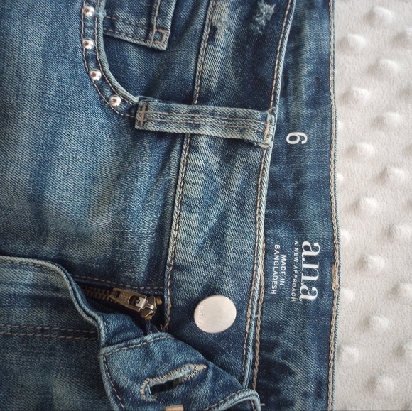 Denim mini skirt w/metal studs - Picture 2 of 5